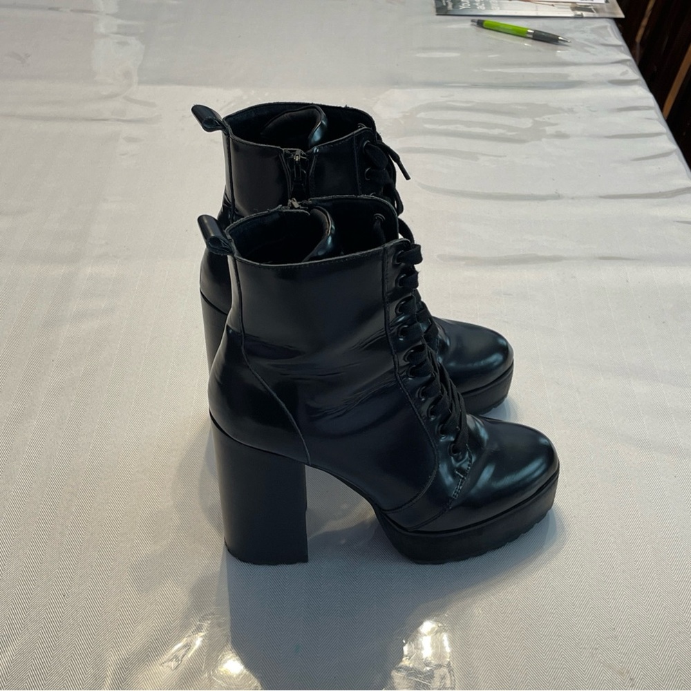 Steve Madden Black Lace Up Boots with Chunky Heel